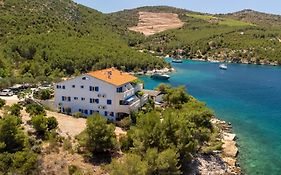 Island Breeze M - Zf Hvar
